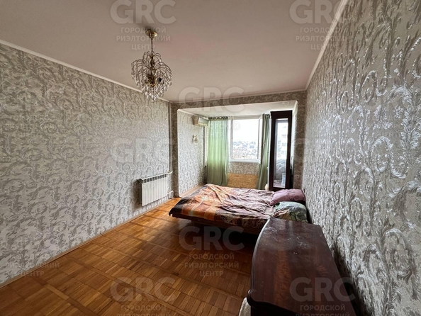 
  Продается 2-комн. квартира, 55 м², Альпийская ул, д. 15
. Фото 2.