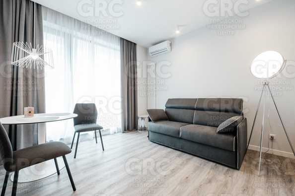 
  Продается апартамент, 35 м², Конституции СССР ул, д. 18
. Фото 1.