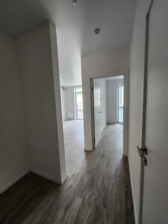 
  Продается 2-комн. квартира, 40 м², Николая Старшинова ул, д. 12к1
. Фото 9.