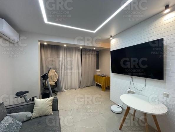 
  Продается 4-комн. квартира, 97 м², Дагомысский пер, д. 6
. Фото 8.