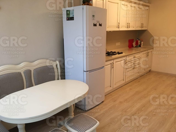 
  Продается 2-комн. квартира, 65 м², Островского ул, д. 47
. Фото 6.