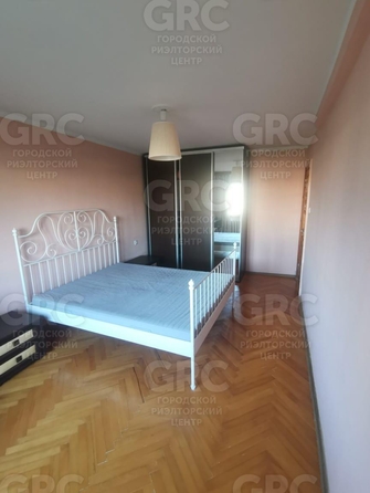 
   Продам 2-комнатную, 49 м², Цюрупы ул, 10

. Фото 2.