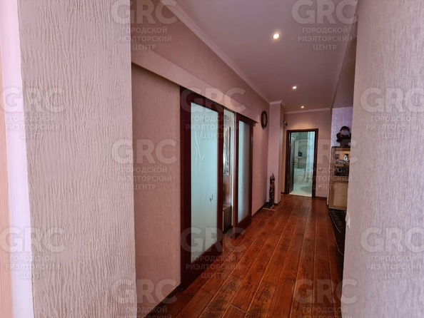 
  Продается 2-комн. квартира, 68.9 м², Клубничная ул, д. 88
. Фото 4.