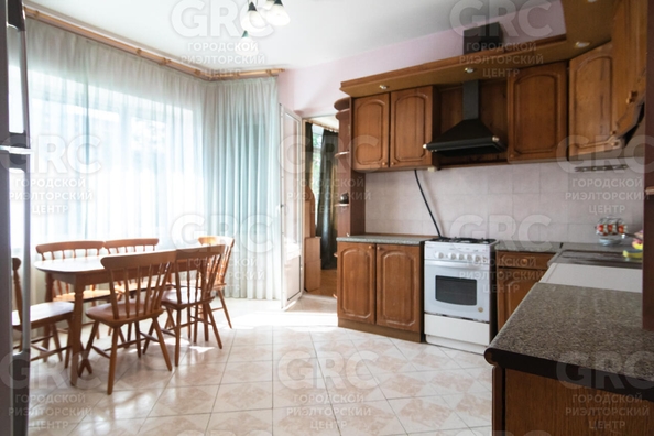 
  Продается 2-комн. квартира, 70 м², Бамбуковая ул, д. 32
. Фото 2.