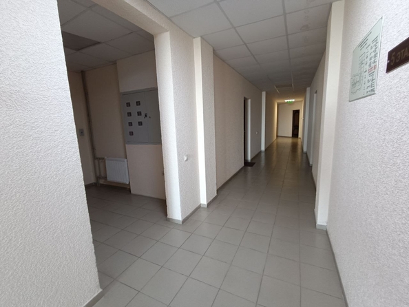 
   Продам 1-комнатную, 40 м², Кирова ул, 1

. Фото 2.
