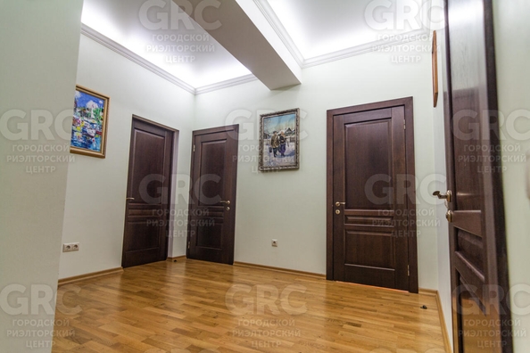 
  Продается 3-комн. квартира, 156 м², Учительская ул, д. 18а
. Фото 3.