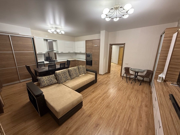 
  Продается 2-комн. квартира, 70 м², Пограничная ул
. Фото 4.
