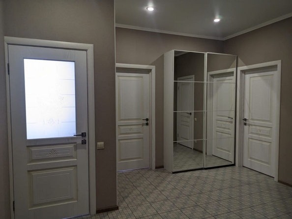 
  Продается 2-комн. квартира, 62 м², Олега Анофриева ул
. Фото 9.