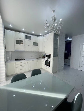 
  Продается 2-комн. квартира, 62 м², Кирова ул
. Фото 1.