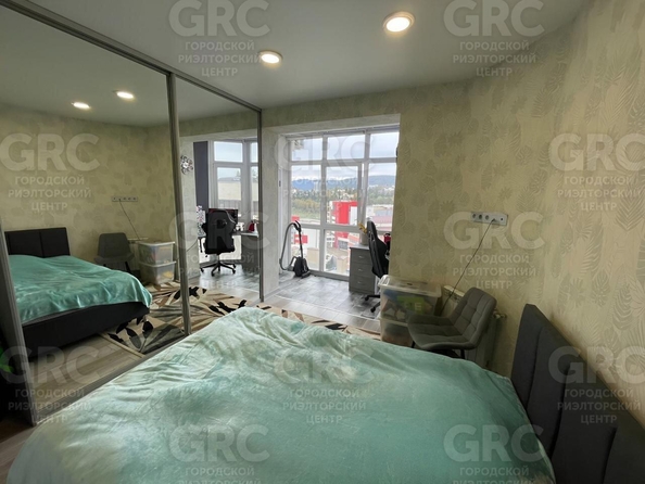 
  Продается 3-комн. квартира, 79.7 м², Туапсинская ул, д. 8
. Фото 9.