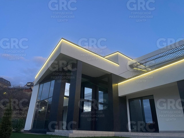 
  Продается дом, 300 м², Сочи
. Фото 2.