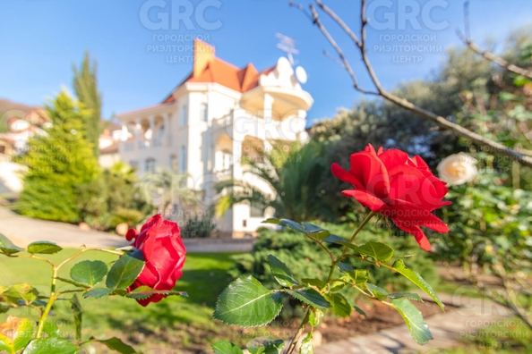 
  Продается дом, 400 м², Сочи
. Фото 2.