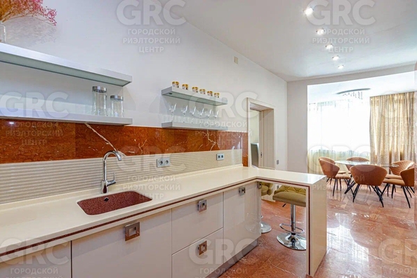 
  Продается 3-комн. квартира, 102 м², Первомайская ул, д. 13
. Фото 5.