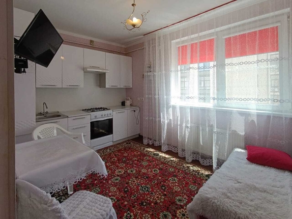 
  Продается 1-комн. квартира, 38 м², Рождественская ул, д. 52
. Фото 5.