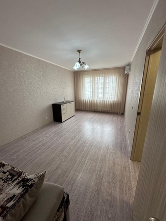 
  Продается 1-комн. квартира, 40 м², Адмирала Пустошкина ул, д. 22к3
. Фото 2.