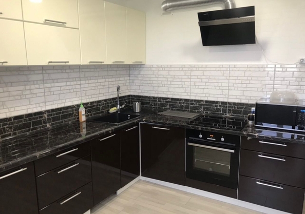 
  Продается 2-комн. квартира, 60 м², Ленина ул, д. 229
. Фото 1.