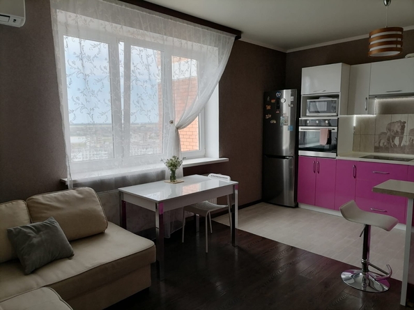 
  Продам 2-комн. квартиру, 70.1 м², Сормовская ул, д. 202/1
. Фото 2.