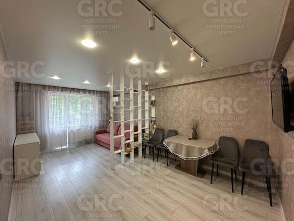 
  Продается 2-комн. квартира, 55 м², Тепличная ул, д. 71
. Фото 2.