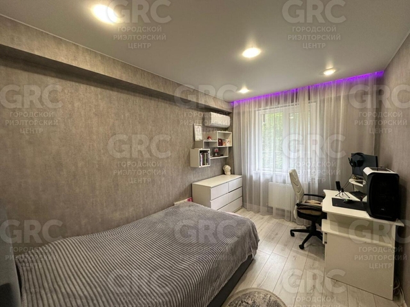 
  Продается 2-комн. квартира, 55 м², Тепличная ул, д. 71
. Фото 9.