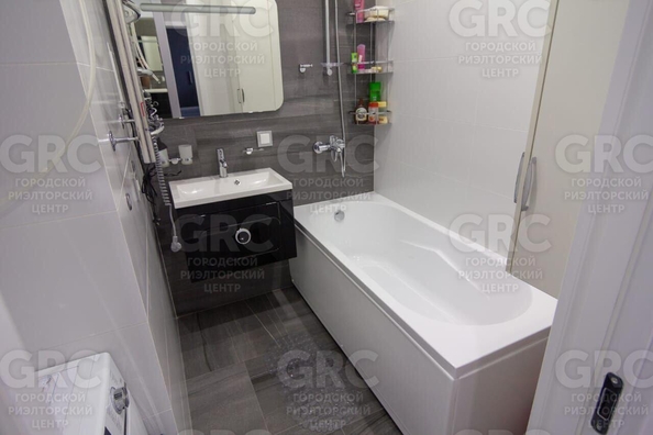 
  Продается 2-комн. квартира, 55 м², Фабрициуса Я. ул, д. 7
. Фото 13.