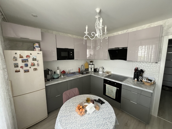 
  Продается 2-комн. квартира, 57 м², Ленина ул, д. 231
. Фото 1.