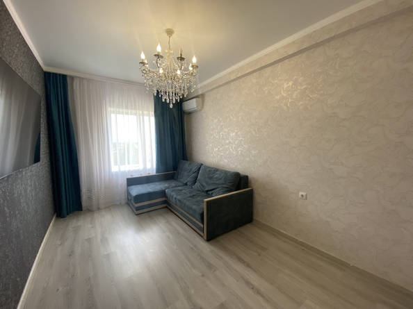 
  Продается 1-комн. квартира, 38 м², Горького ул, д. 7Б
. Фото 2.