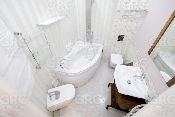 
  Продается 2-комн. квартира, 70 м², Горького пер, д. 18
. Фото 12.