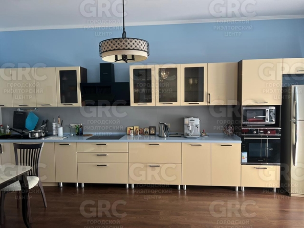 
  Продается 2-комн. квартира, 130 м², Гагарина ул, д. 24
. Фото 5.