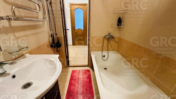 
  Продается 2-комн. квартира, 43 м², Водораздельная ул, д. 12
. Фото 15.