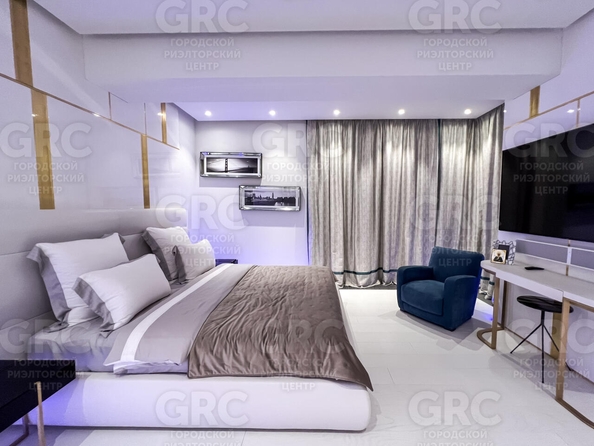 
  Продается 4-комн. квартира, 197 м², Кирова ул, д. 35
. Фото 12.