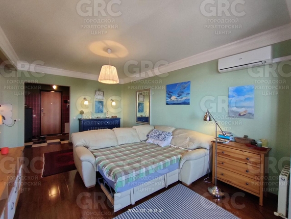 
  Продается 1-комн. квартира, 52 м², Цюрупы ул, д. 32
. Фото 8.
