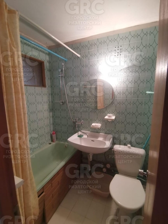 
  Продается 2-комн. квартира, 49 м², Цюрупы ул, д. 10
. Фото 7.