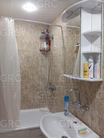 
  Продается 2-комнатный апартамент, 50 м², Глазунова ул, д. 8
. Фото 2.