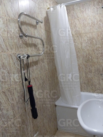 
  Продается 2-комнатный апартамент, 50 м², Глазунова ул, д. 8
. Фото 3.