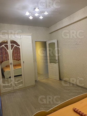 
  Продается 4-комн. квартира, 86.3 м², Глазунова ул, д. 8
. Фото 3.