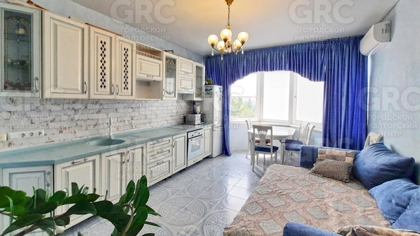 
  Продается 4-комн. квартира, 86.6 м², Глазунова ул, д. 8
. Фото 1.