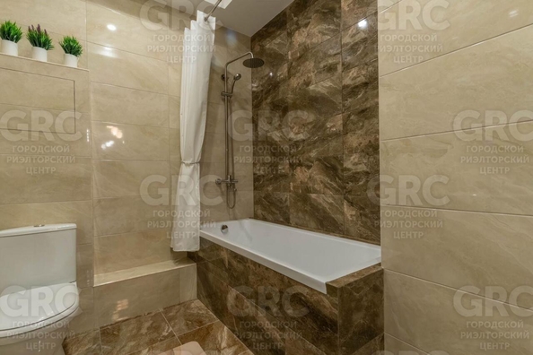 
  Продается 4-комн. квартира, 200 м², Виноградная ул, д. 36
. Фото 8.