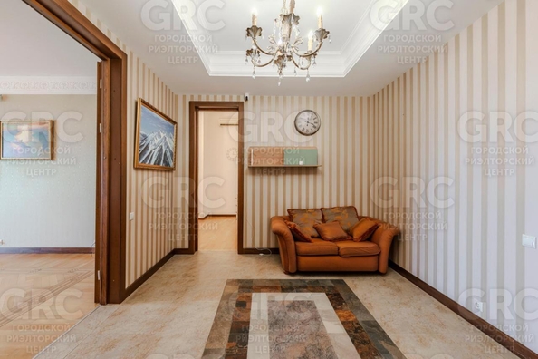 
  Продается 4-комн. квартира, 182 м², Войкова ул, д. 35
. Фото 9.