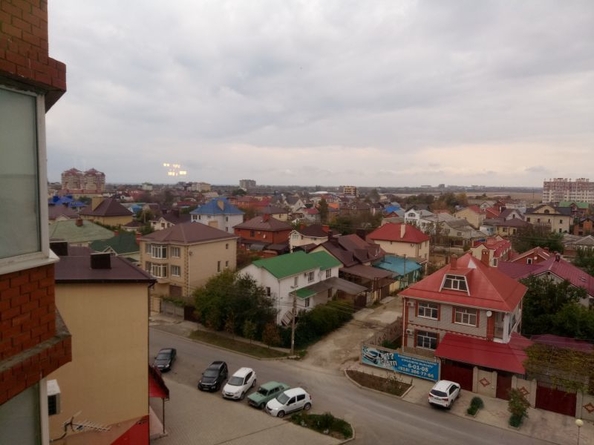 
  Продается 2-комн. квартира, 83 м², Лазурная ул, д. 18
. Фото 2.