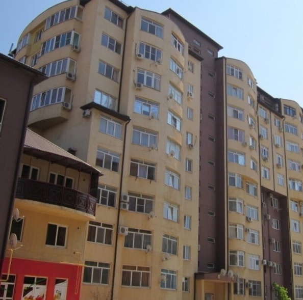 
  Продается 2-комн. квартира, 70 м², Лазурная ул, д. 16
. Фото 1.