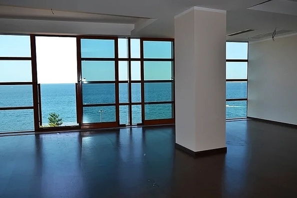 
  Продается 2-комн. квартира, 152 м², Революции пр-кт, д. 3
. Фото 2.