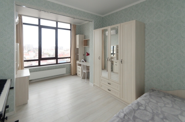 
  Продается 4-комн. квартира, 90 м², Шевченко ул, д. 65
. Фото 5.