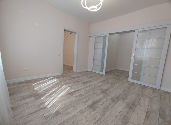 
  Продается 1-комн. квартира, 42 м², Владимирская ул, д. 142
. Фото 7.