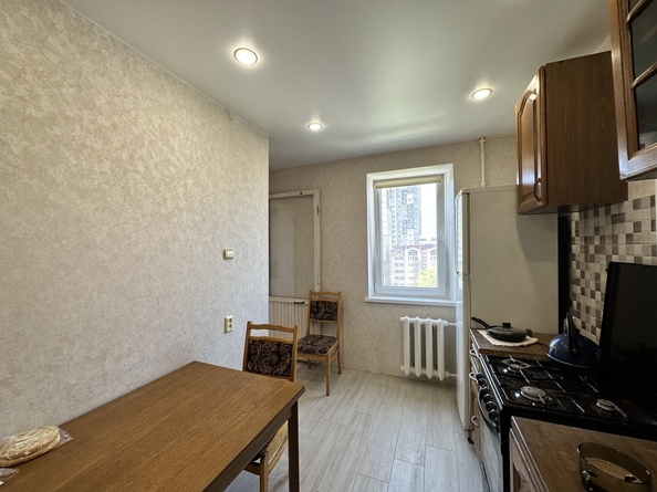 
  Продается 2-комн. квартира, 61 м², Ленина ул, д. 175
. Фото 2.