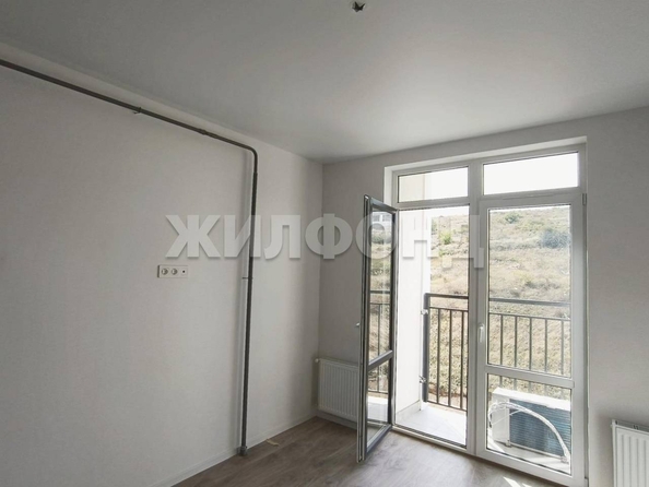 
  Продается 1-комн. квартира, 43 м², Николая Старшинова ул, д. 12/2
. Фото 3.