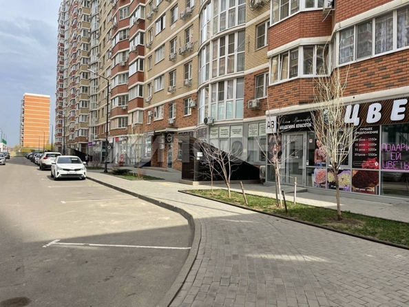 
  Продается 3-комн. квартира, 77.2 м², Цезаря Куникова ул
. Фото 17.
