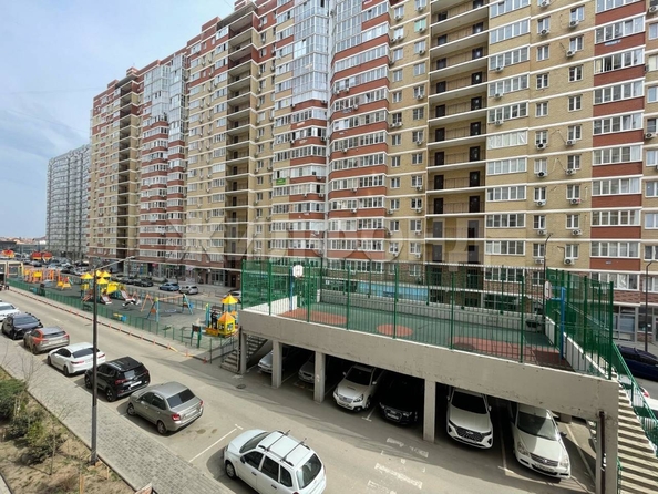 
  Продается 3-комн. квартира, 77.2 м², Цезаря Куникова ул
. Фото 19.