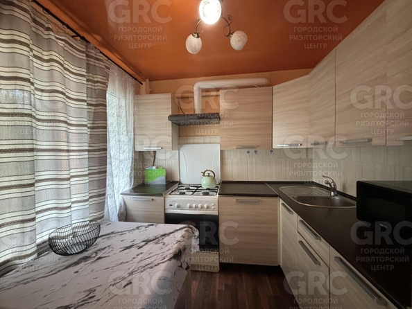 
  Продается 2-комн. квартира, 50 м², Конституции СССР ул, д. 36
. Фото 2.