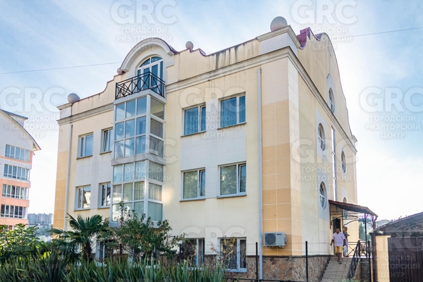 
  Продается 4-комн. квартира, 92 м², Клубничная ул, д. 1/14
. Фото 4.