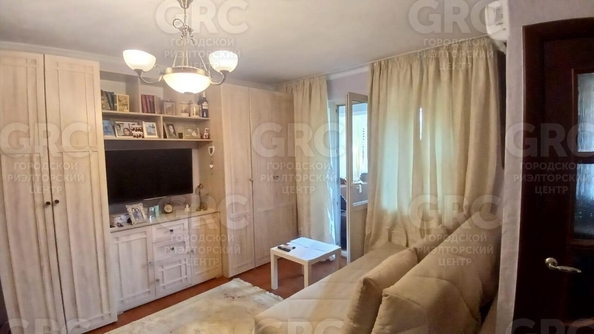 
  Продается 1-комн. квартира, 32 м², Конституции СССР ул, д. 32
. Фото 1.